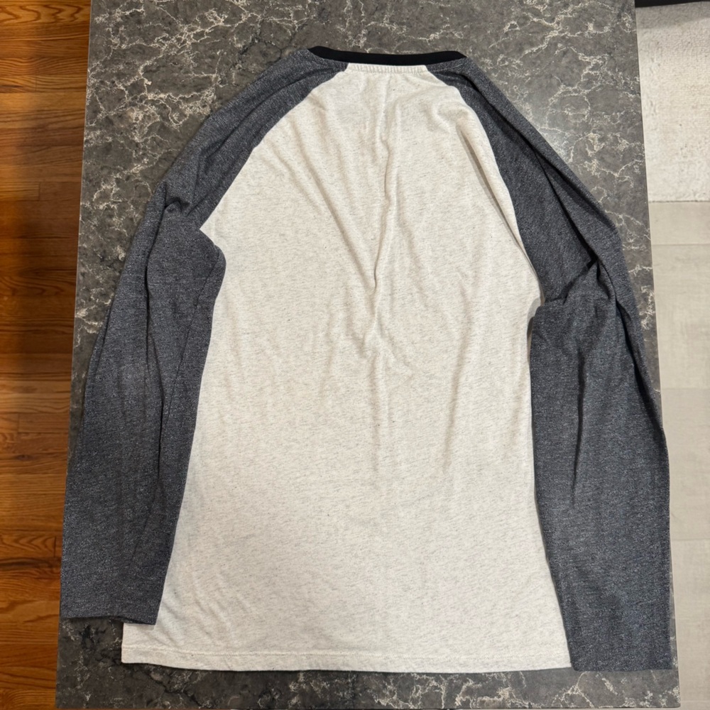 Old Navy Long Sleeve Baseball Tee (Large) - Picture 5 of 6